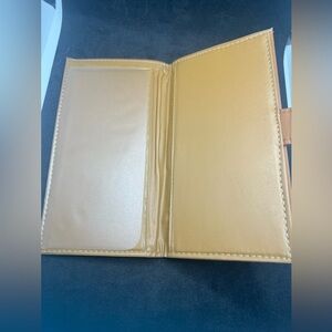 ⭐️10-4-$10 - Tan Cheque Book Case
